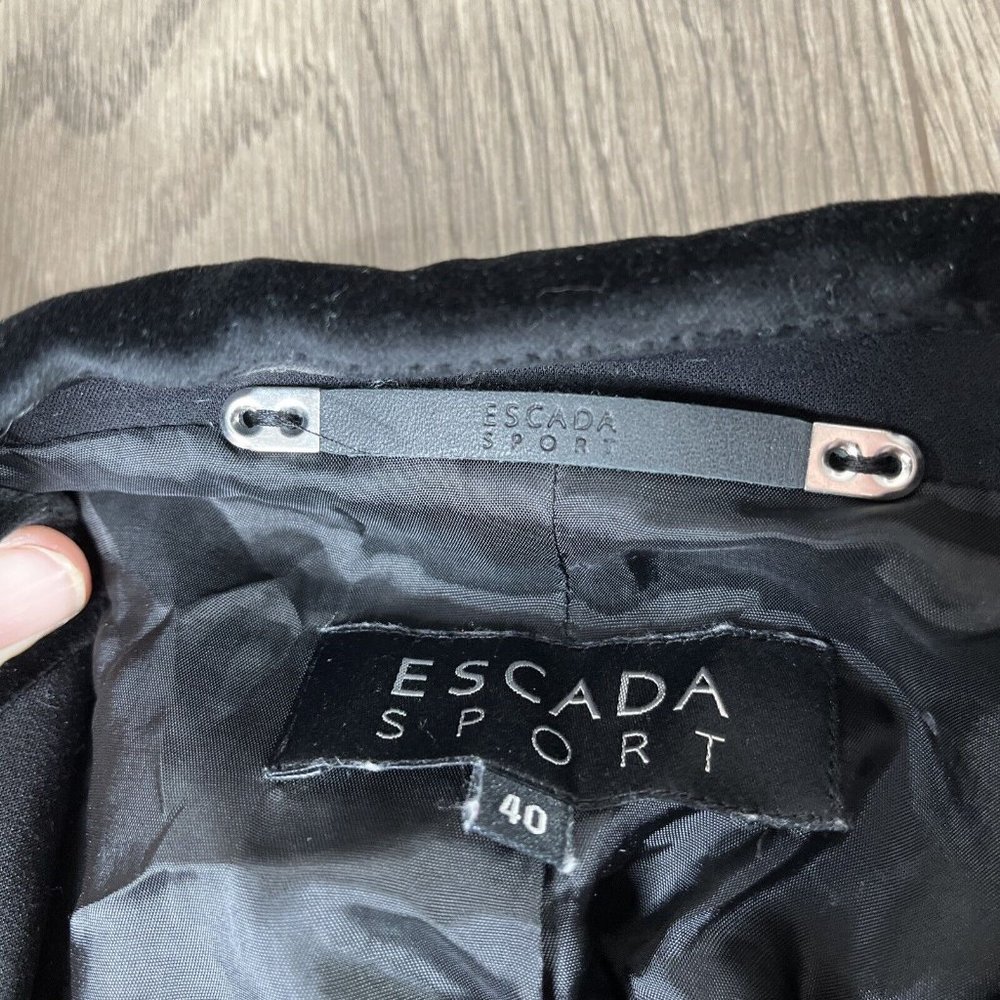 Escada Sport Blazer Womans Size 10/40 Black Virgin Wool 2-Button Velvet Collar - Picture 10 of 16